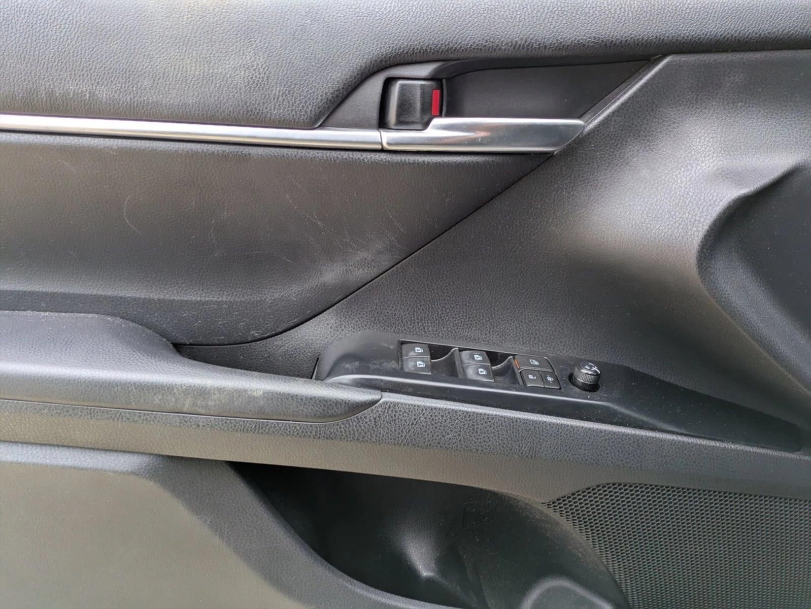 2019 Toyota Camry SE Auto (Natl)