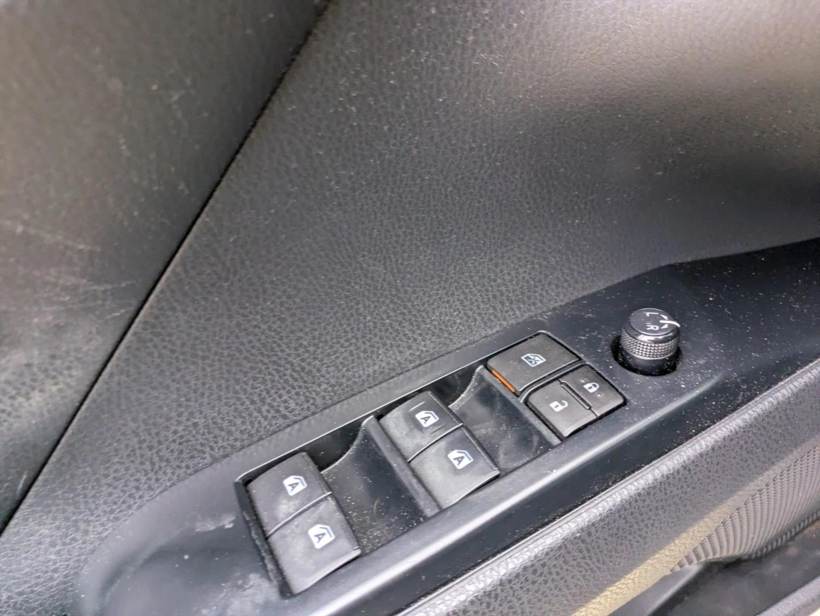 2019 Toyota Camry SE Auto (Natl)