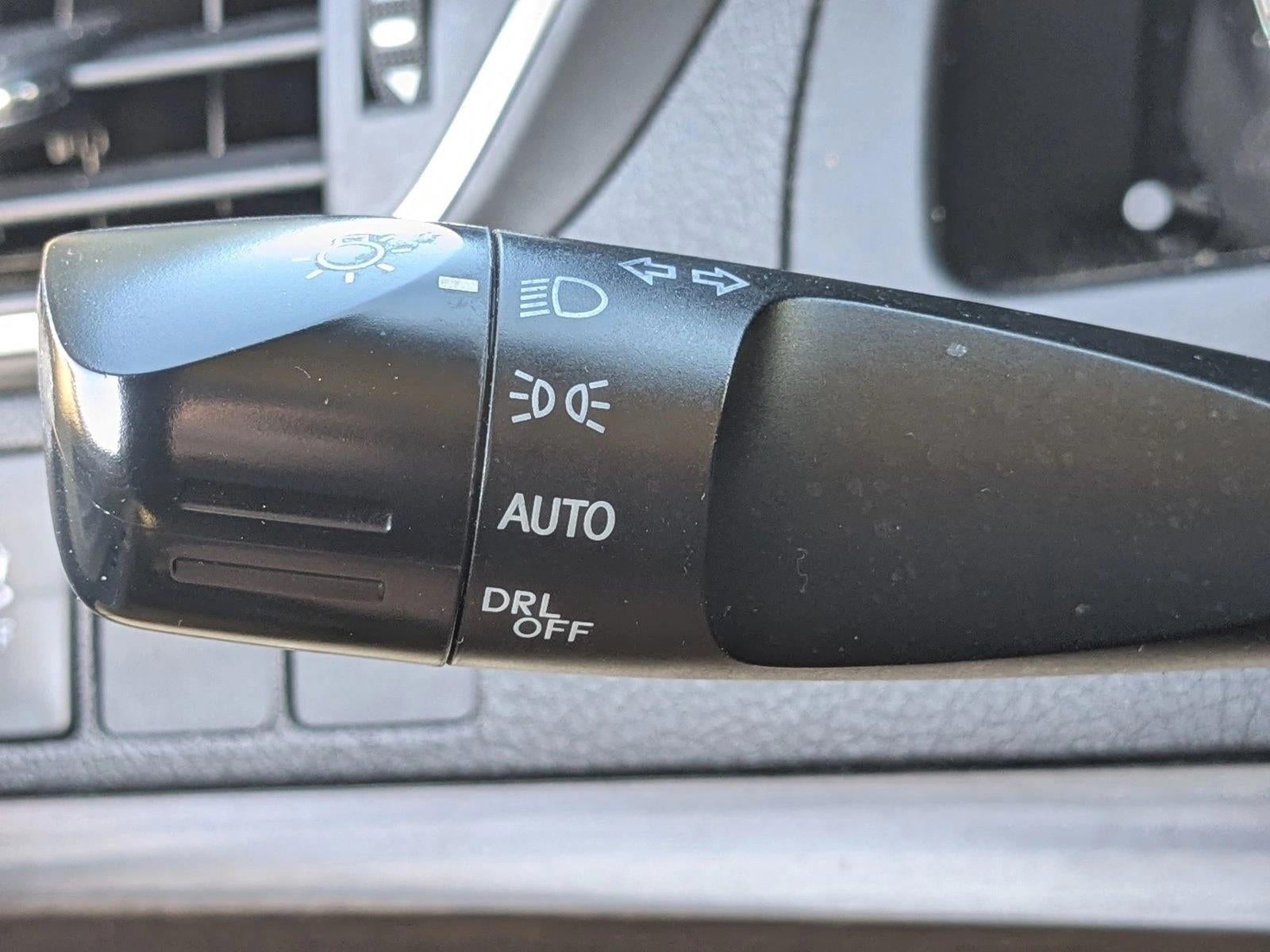 2017 Toyota Camry LE Auto (SE)