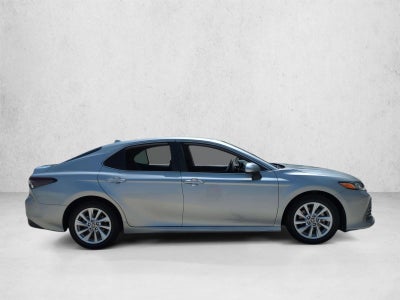 2023 Toyota Camry LE Auto (SE)