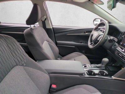 2025 Toyota Camry LE (Natl)