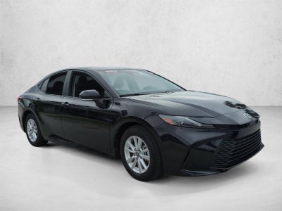 2025 Toyota Camry LE (Natl)