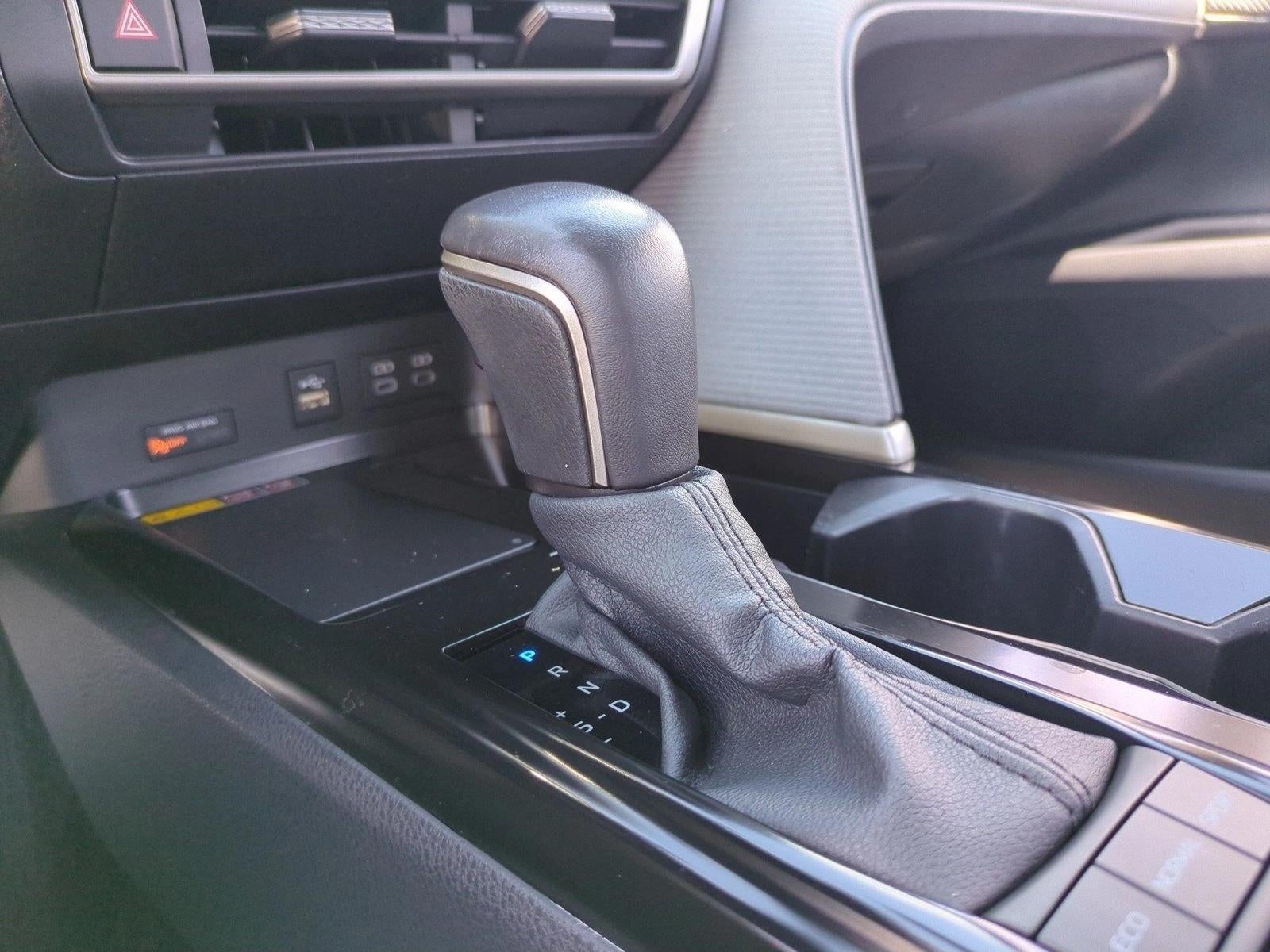 2025 Toyota Camry SE (Natl)