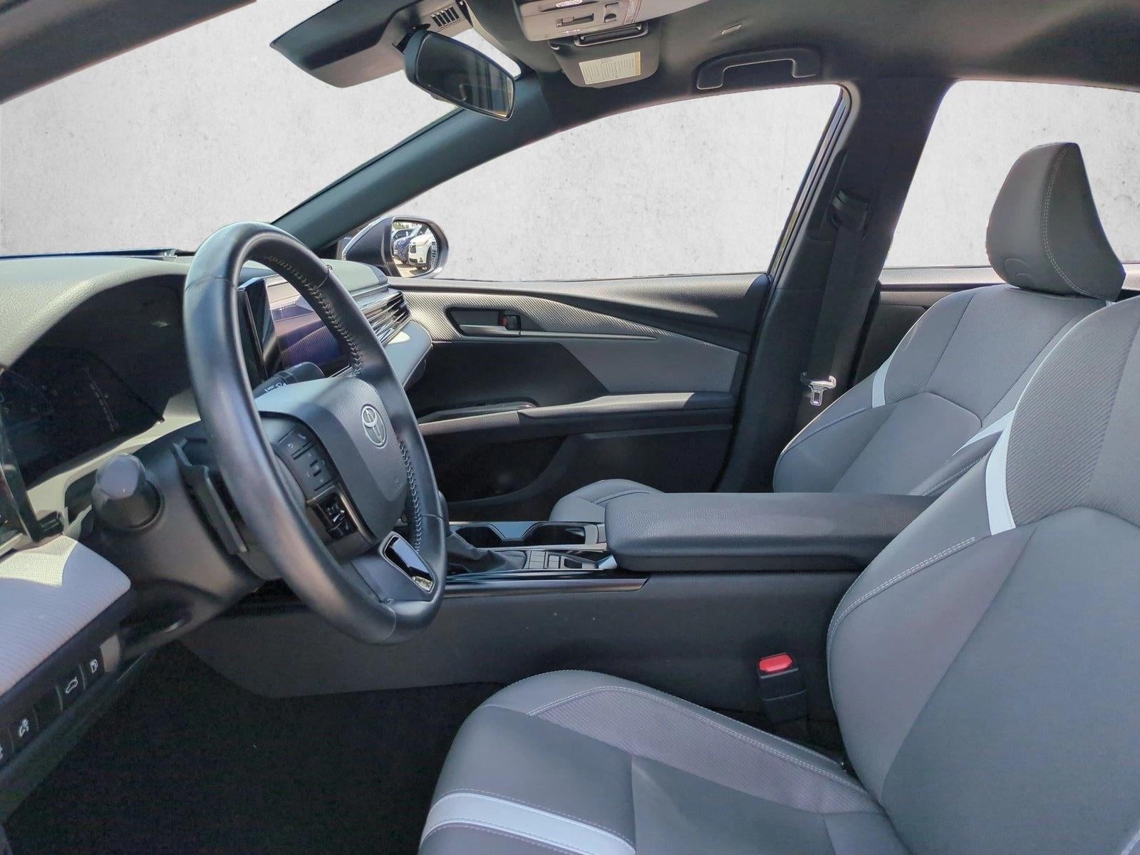 2025 Toyota Camry SE (Natl)