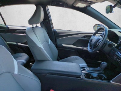 2025 Toyota Camry SE (Natl)