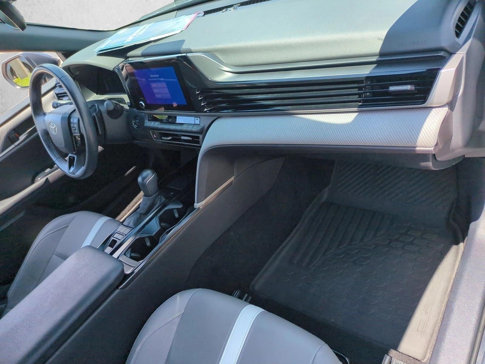 2025 Toyota Camry SE (Natl)