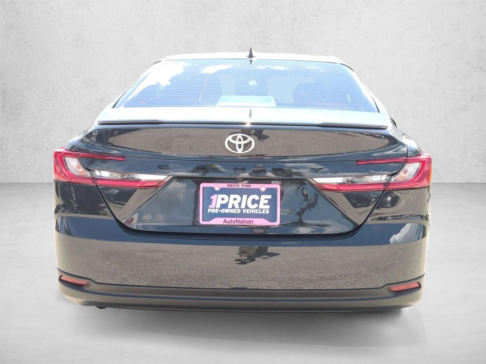 2025 Toyota Camry SE (Natl)