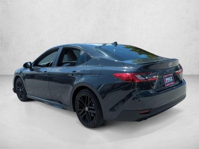 2025 Toyota Camry SE (Natl)