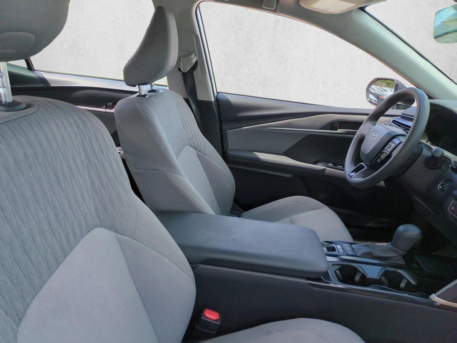 2025 Toyota Camry LE (Natl)