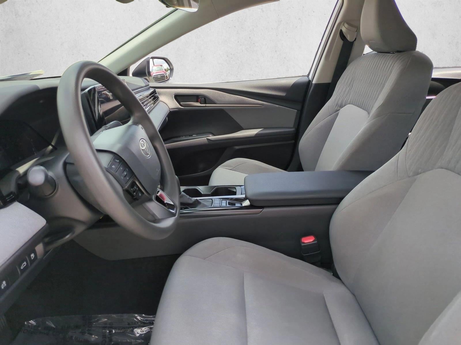 2025 Toyota Camry LE (Natl)