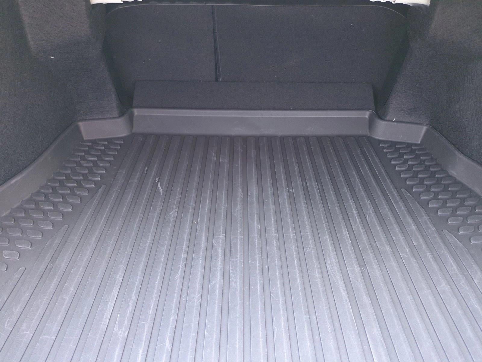 2025 Toyota Camry LE (Natl)
