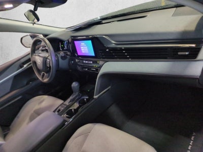2025 Toyota Camry LE (SE)