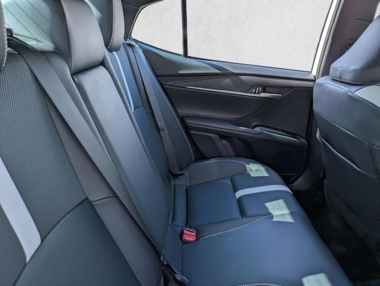 2025 Toyota Camry SE (SE)