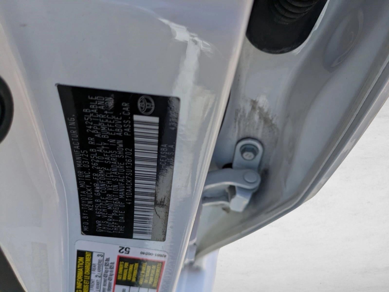 2025 Toyota Camry SE (SE)