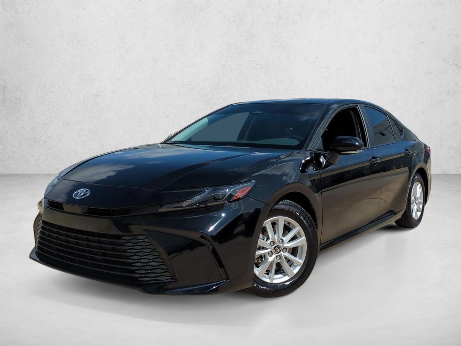 2025 Toyota Camry LE (Natl)