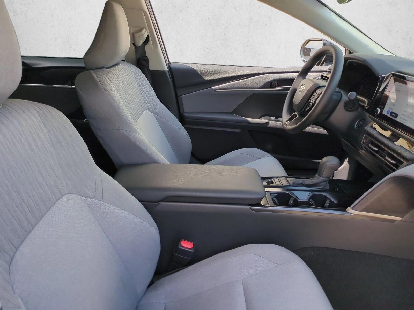 2025 Toyota Camry LE (Natl)