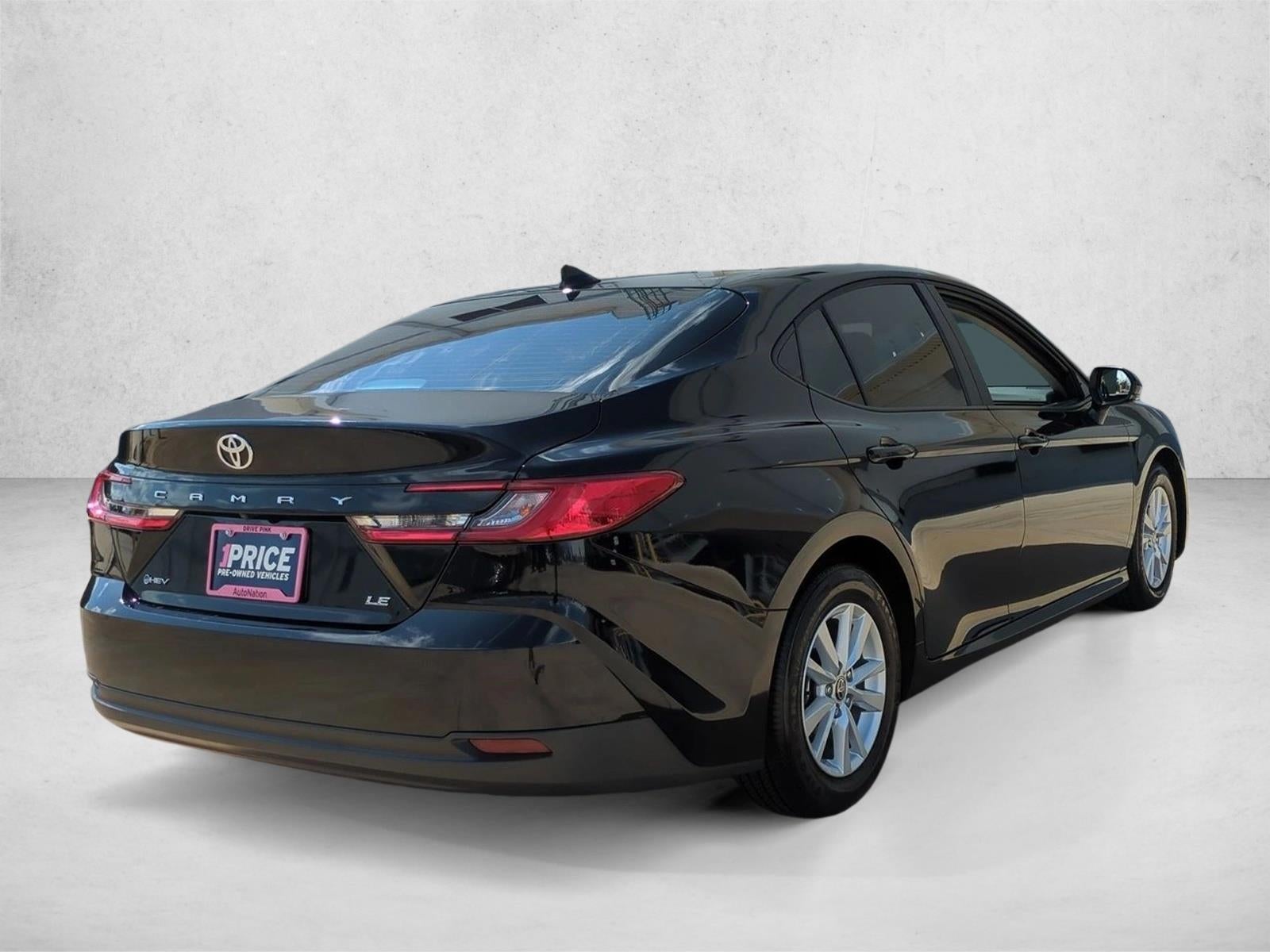 2025 Toyota Camry LE (Natl)