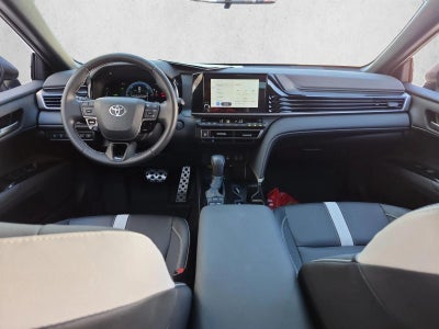 2025 Toyota Camry SE (SE)