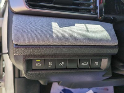 2025 Toyota Camry LE (SE)