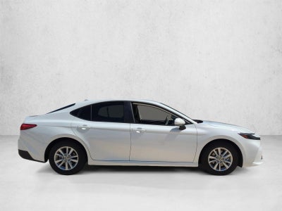 2025 Toyota Camry LE (SE)