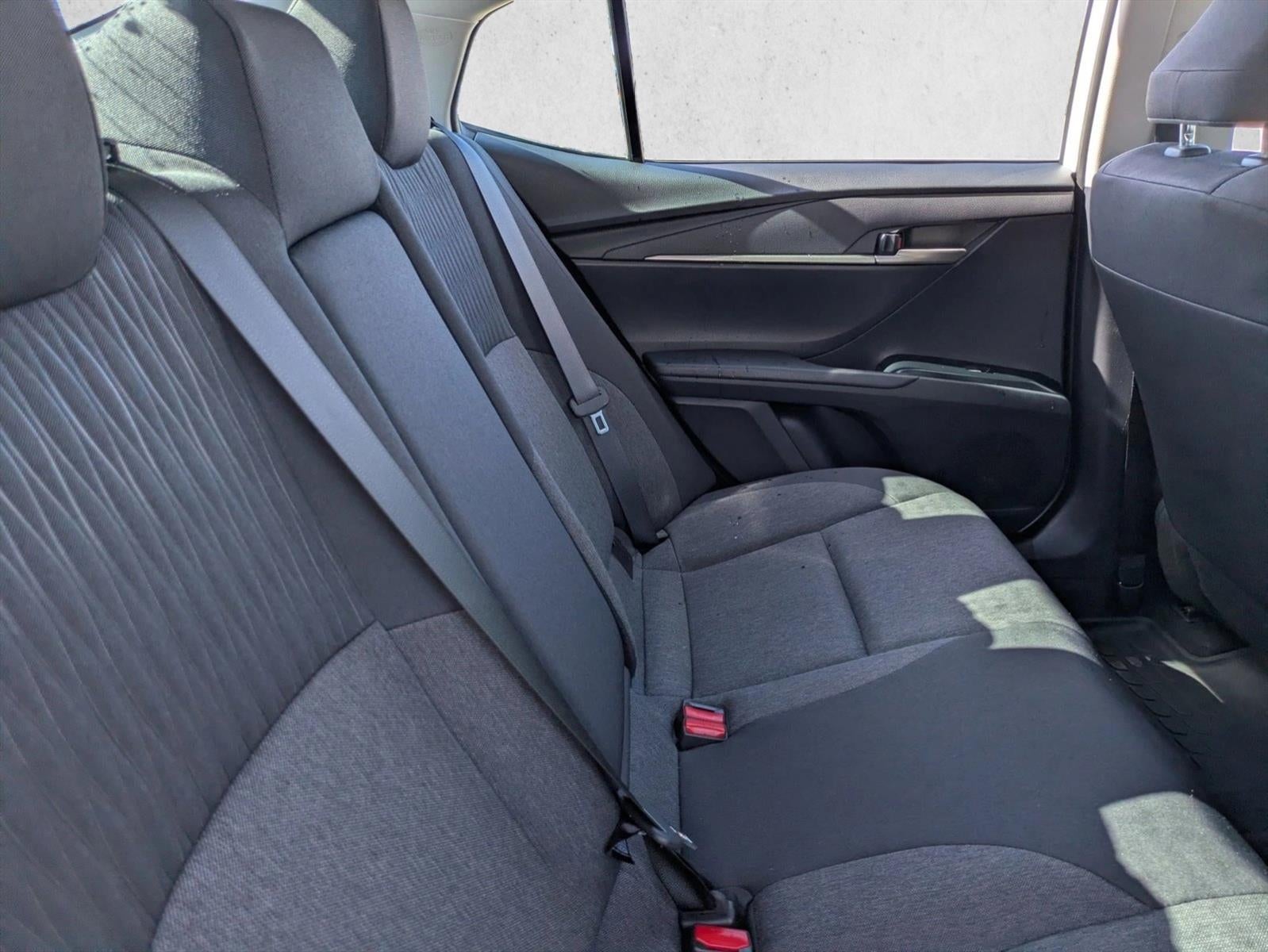 2025 Toyota Camry LE (SE)