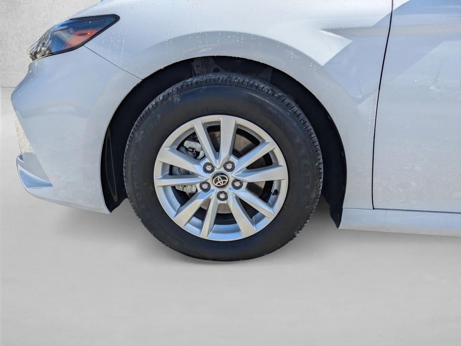 2025 Toyota Camry LE (SE)