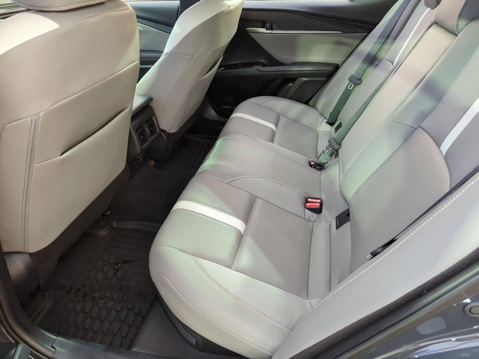 2025 Toyota Camry SE (Natl)