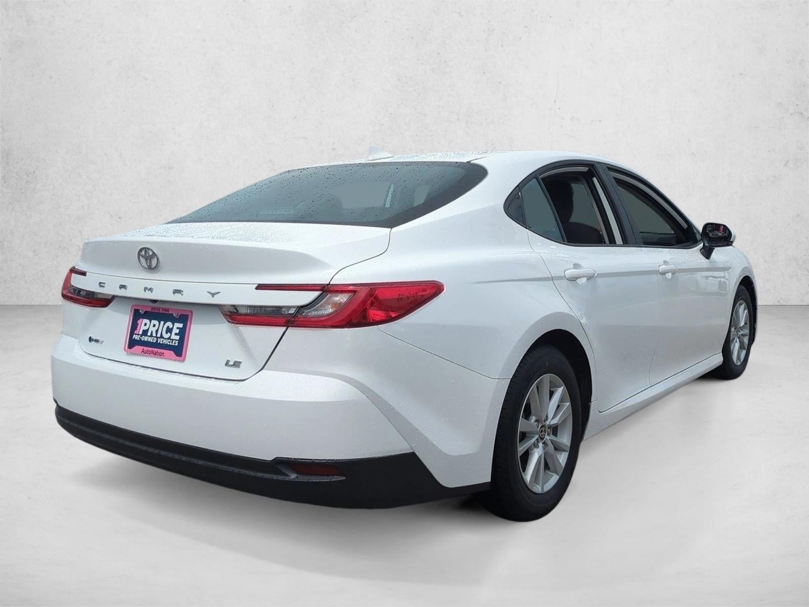2025 Toyota Camry LE (SE)