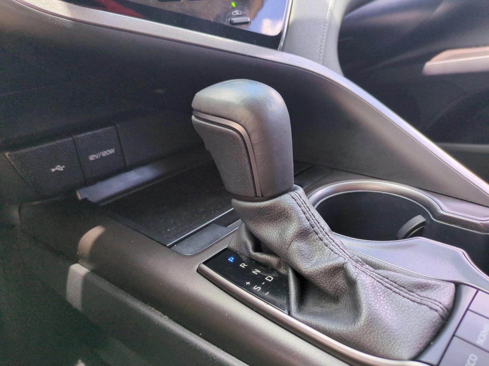 2024 Toyota Camry SE Auto (SE)