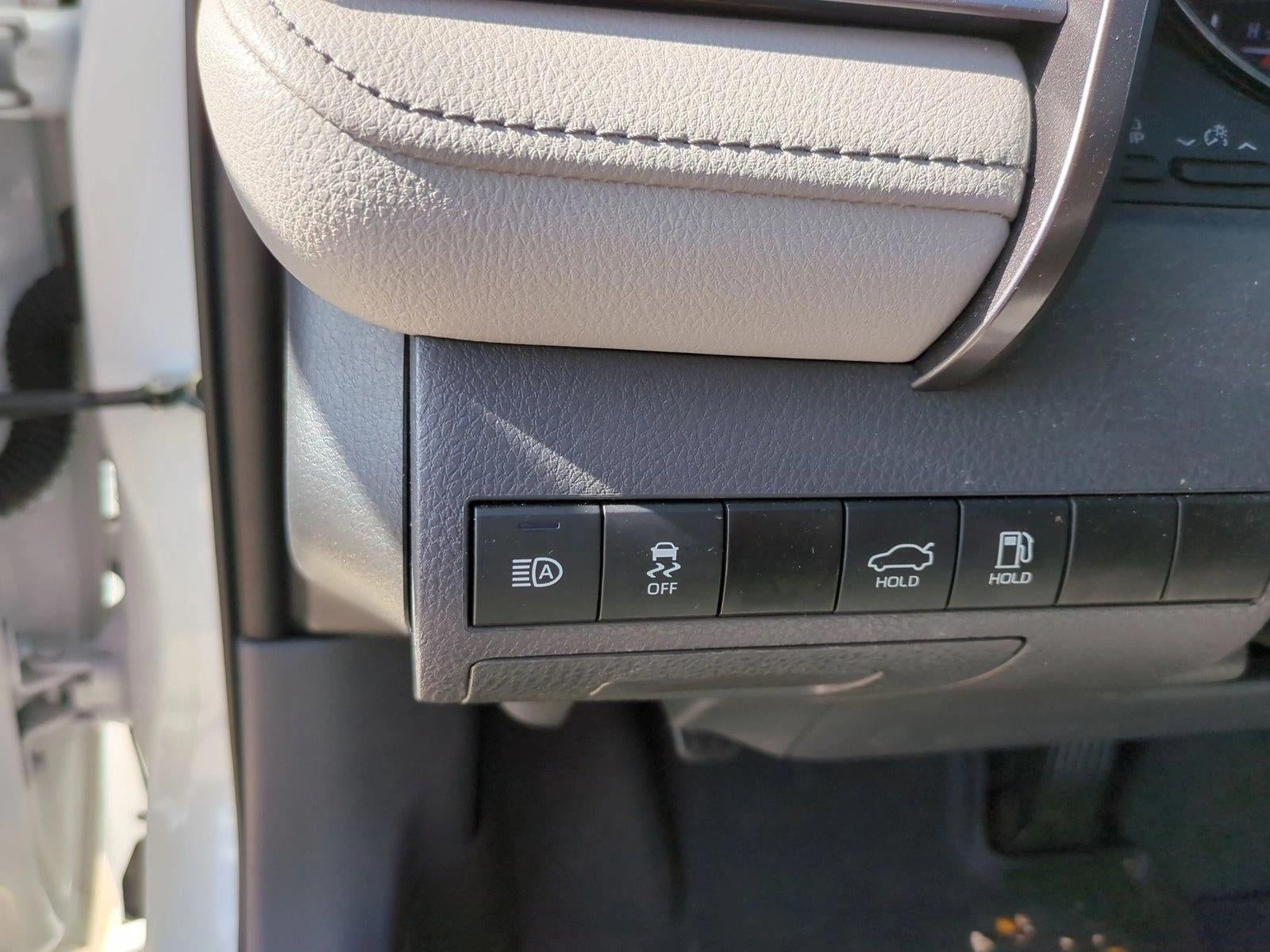 2023 Toyota Camry SE Auto (SE)