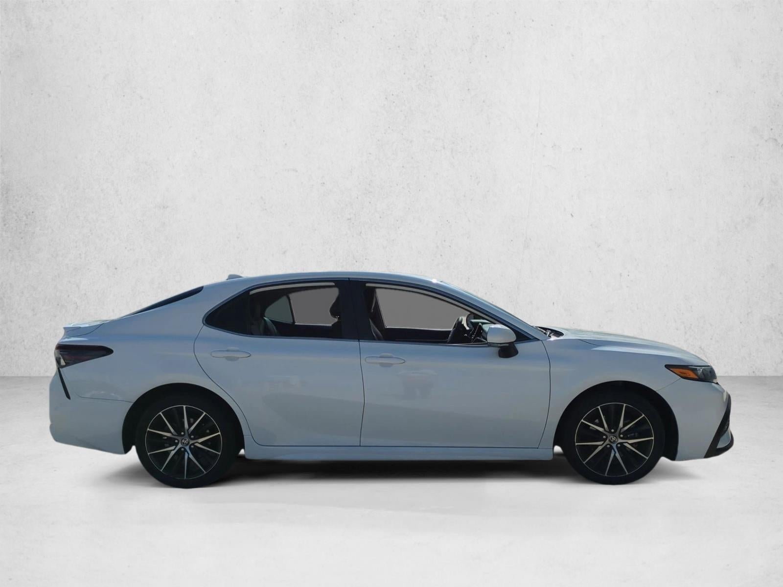 2023 Toyota Camry SE Auto (SE)