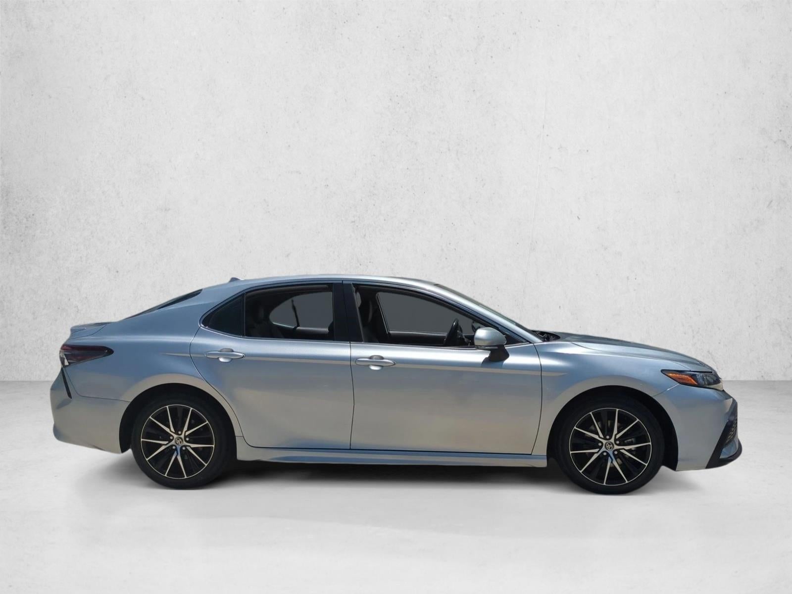 2023 Toyota Camry SE Auto (SE)