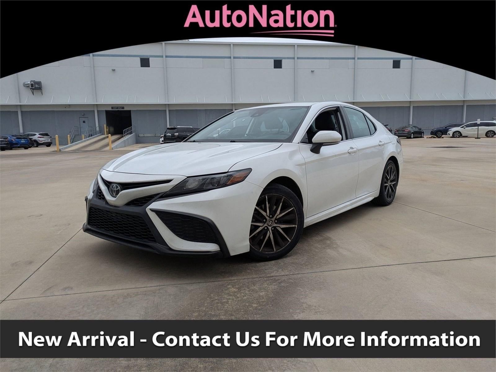 2023 Toyota Camry SE Auto (SE)