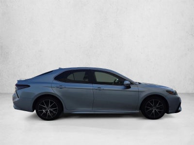 2024 Toyota Camry SE Auto (SE)