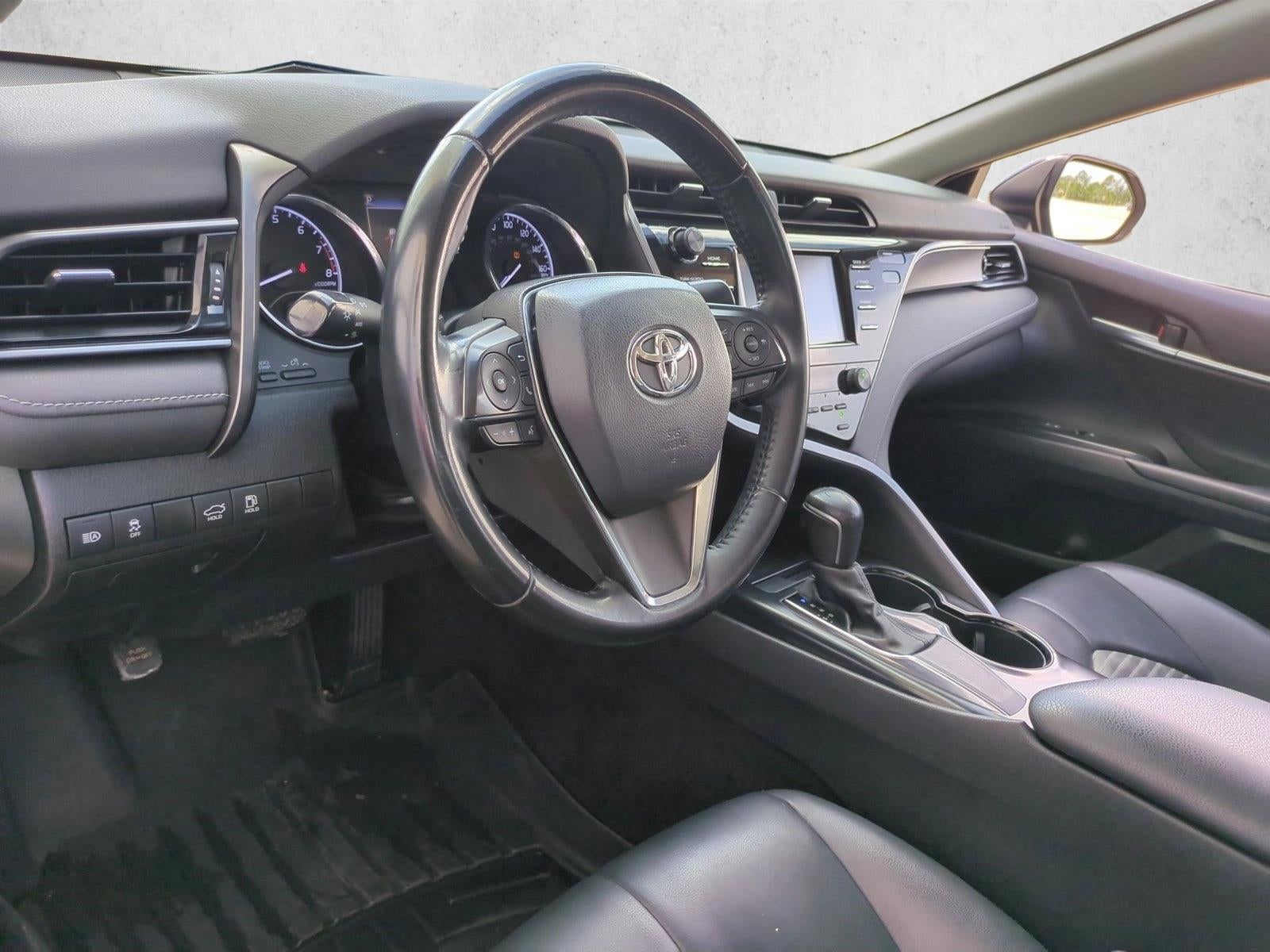 2020 Toyota Camry SE Auto (SE)