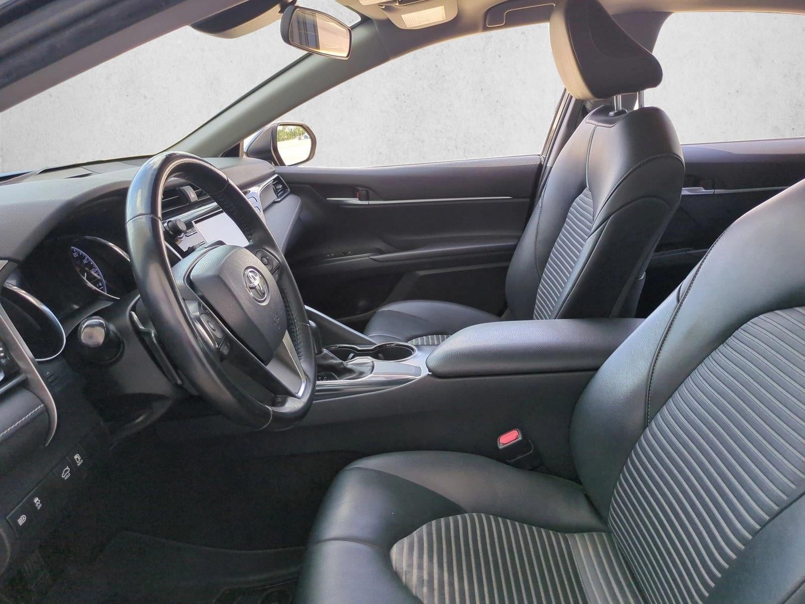 2020 Toyota Camry SE Auto (SE)