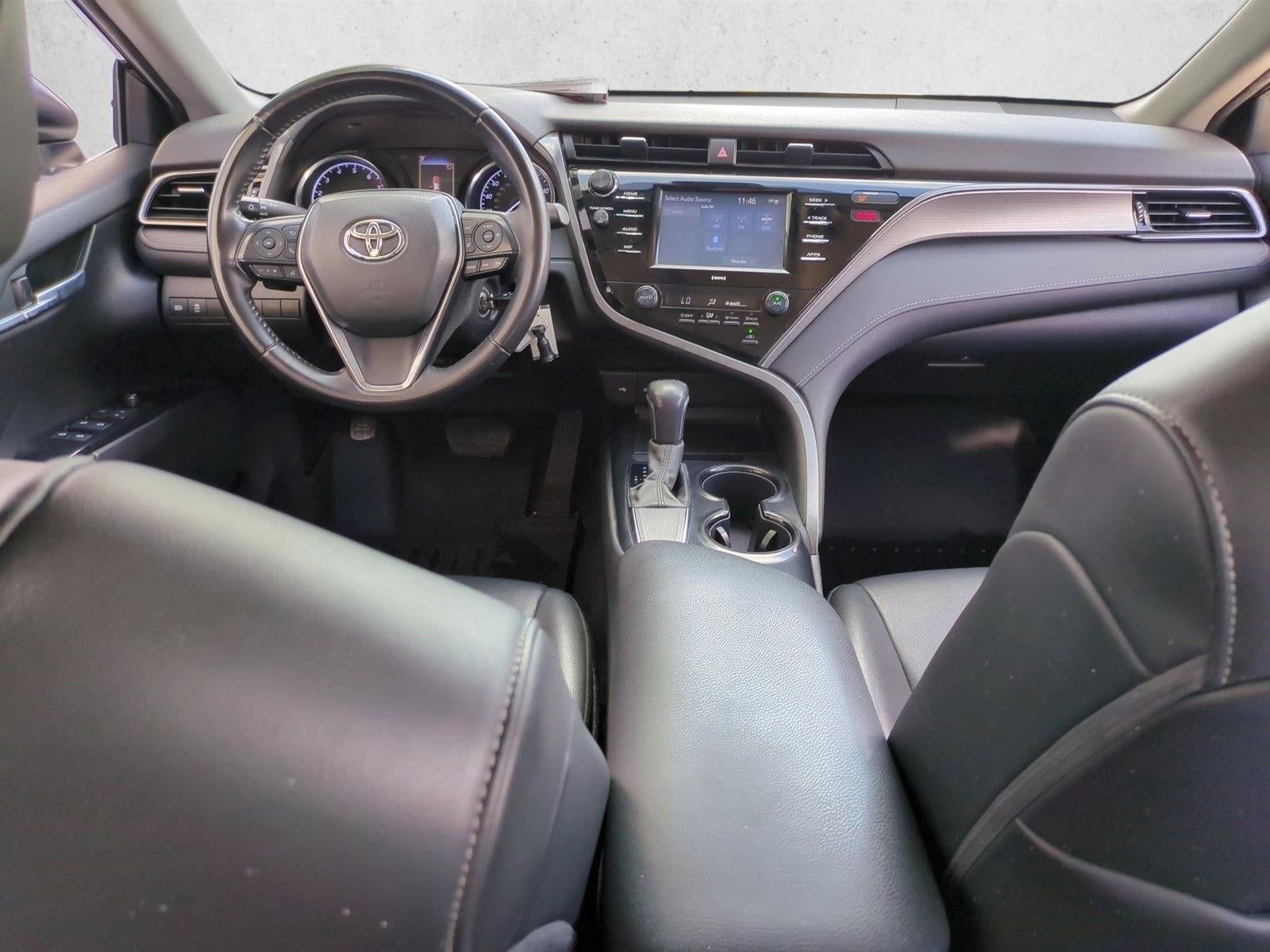 2020 Toyota Camry SE Auto (SE)