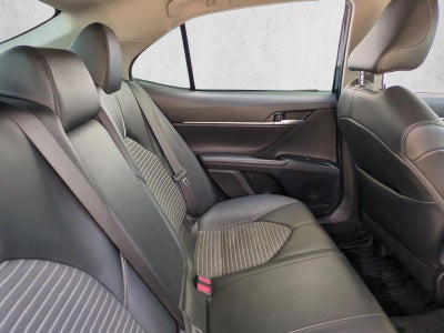 2020 Toyota Camry SE Auto (SE)
