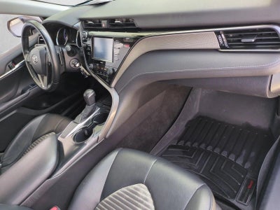 2020 Toyota Camry SE Auto (SE)