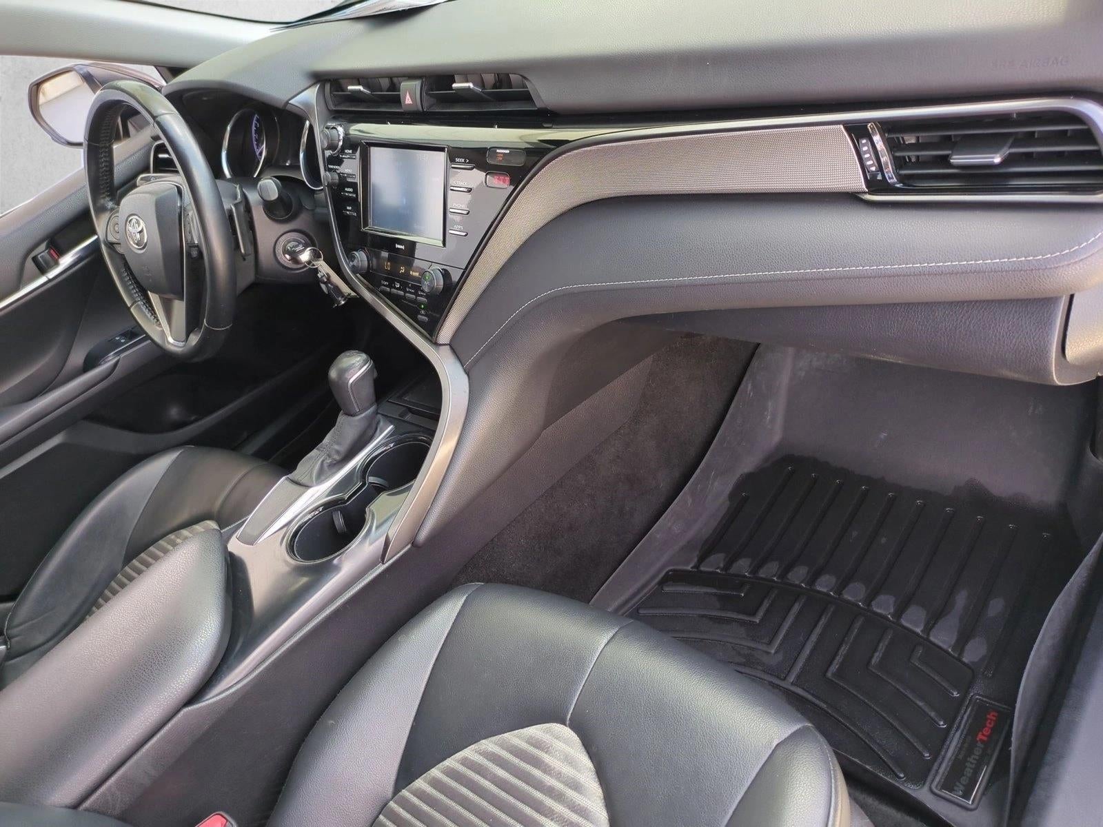 2020 Toyota Camry SE Auto (SE)