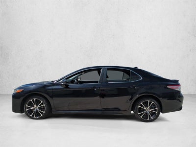 2020 Toyota Camry SE Auto (SE)