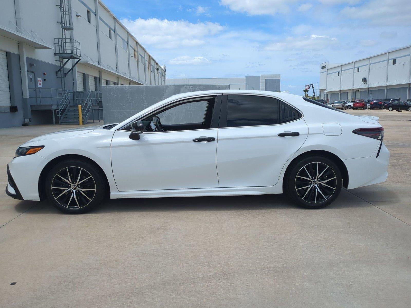 2023 Toyota Camry SE Auto (SE)