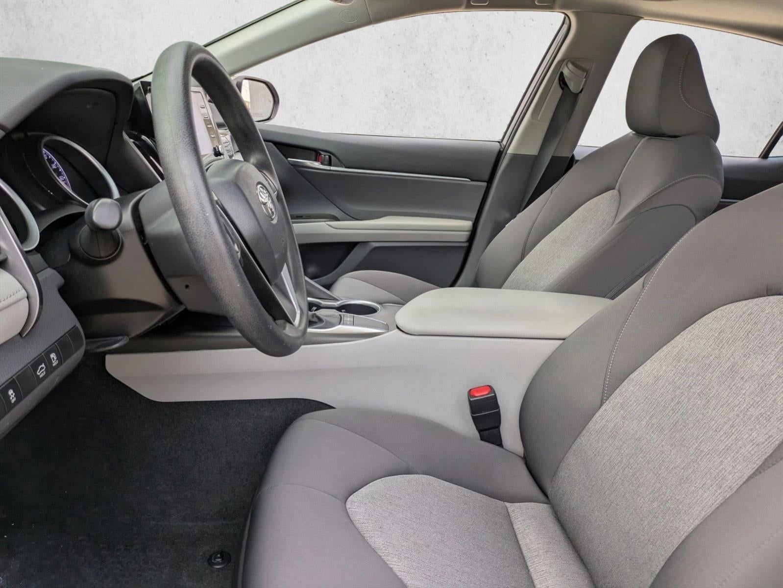 2022 Toyota Camry LE Auto (SE)