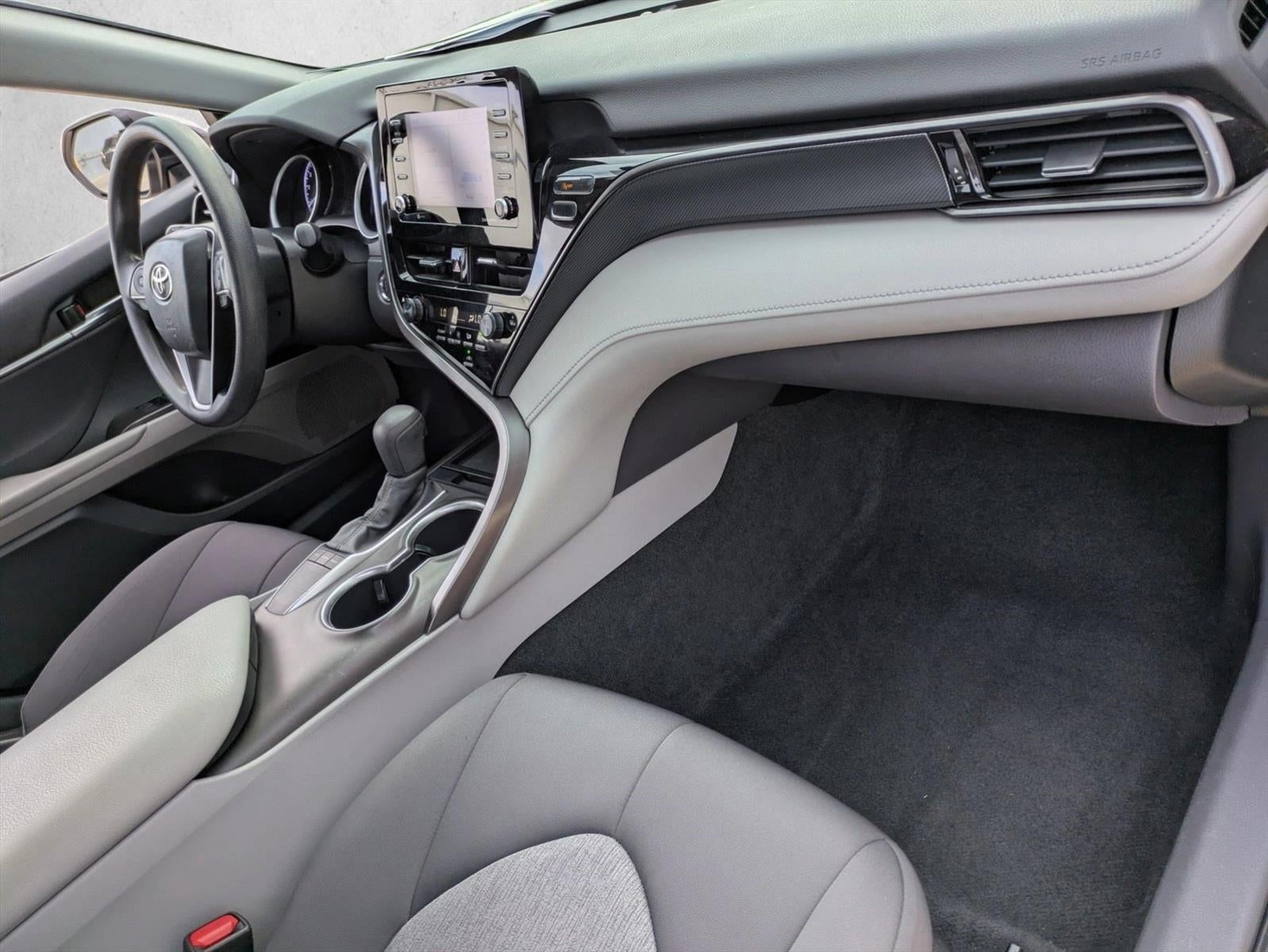 2022 Toyota Camry LE Auto (SE)