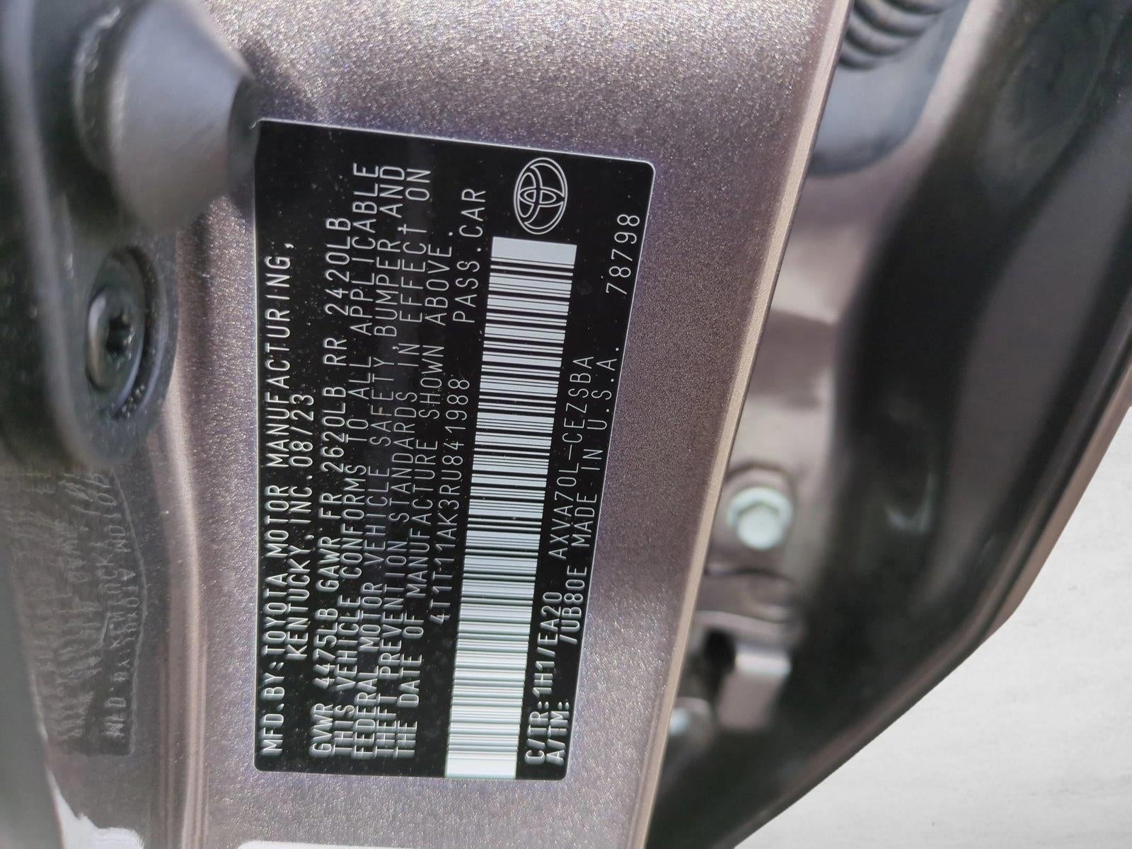 2024 Toyota Camry SE Auto (SE)