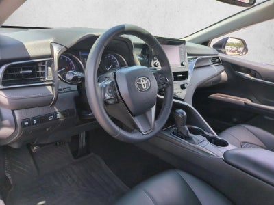 2022 Toyota Camry SE Auto (SE)