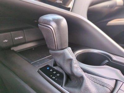2022 Toyota Camry SE Auto (SE)