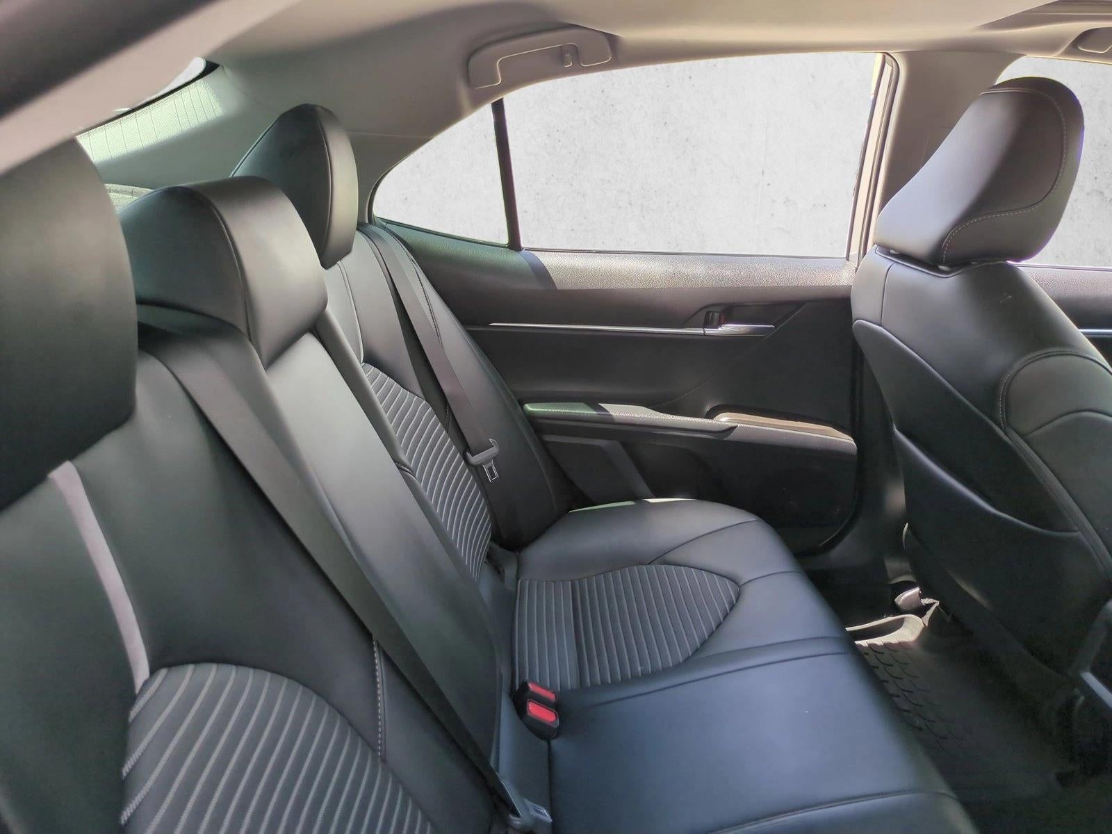 2022 Toyota Camry SE Auto (SE)
