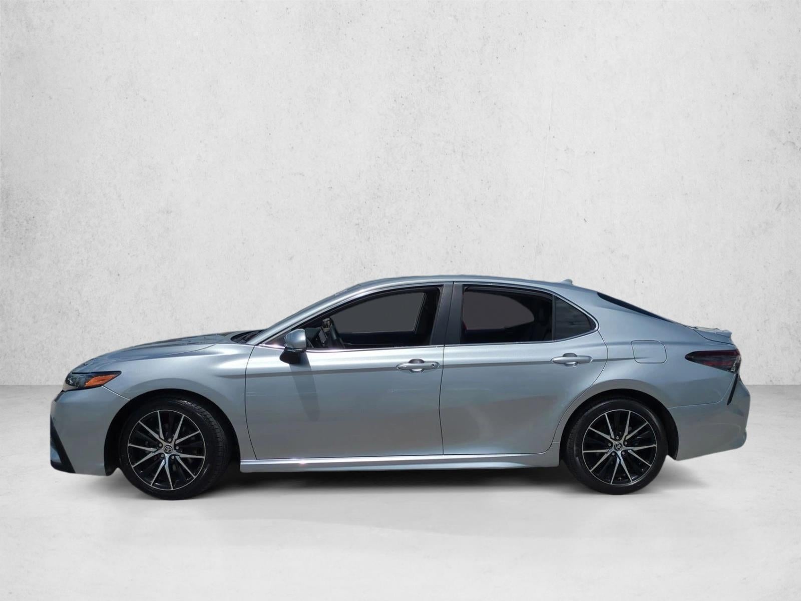 2022 Toyota Camry SE Auto (SE)