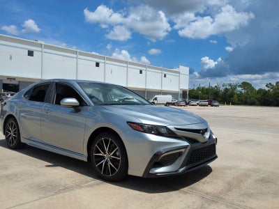 2024 Toyota Camry SE Auto (SE)